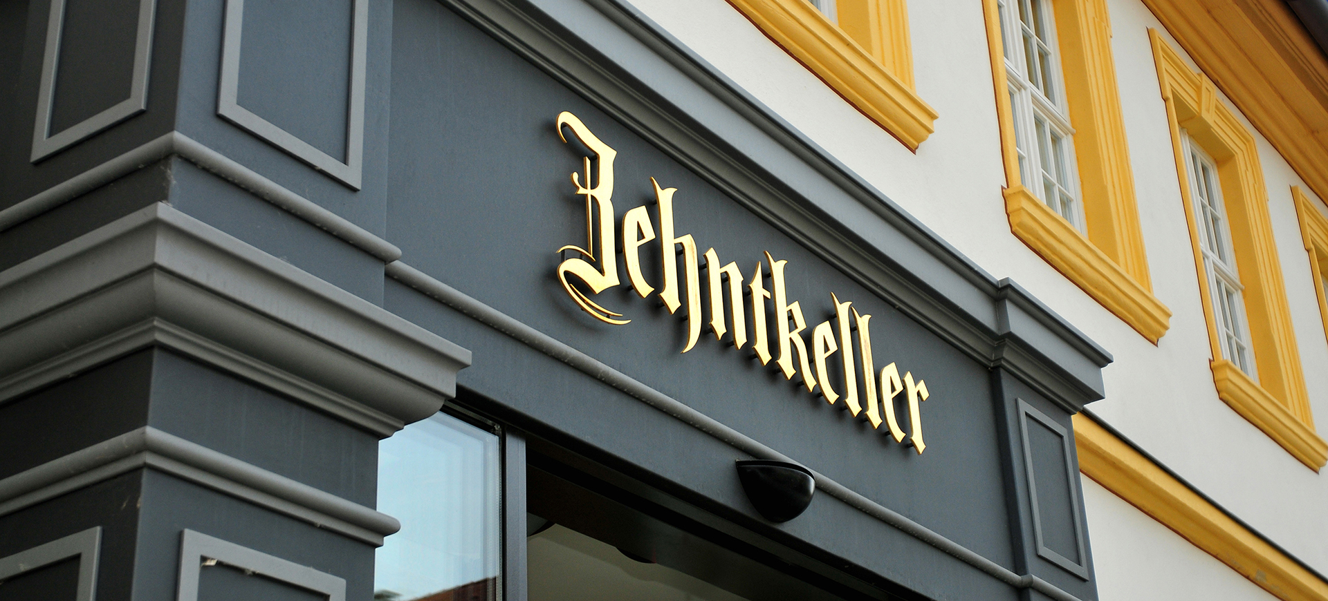 word choice Difference between wählen and auswählen German